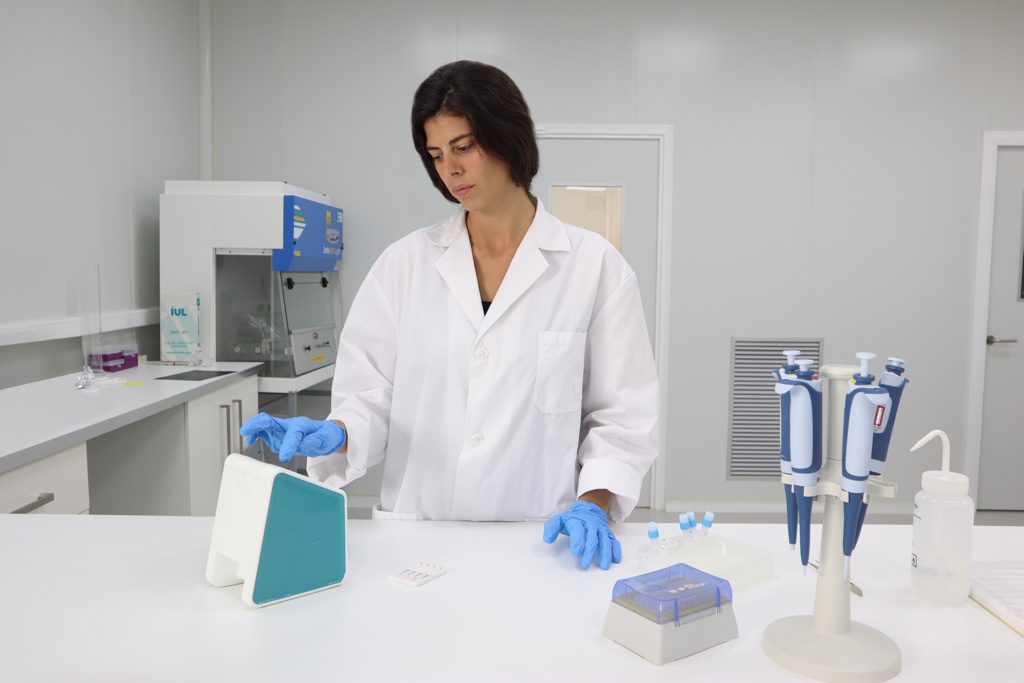 iPeak Plus in lab